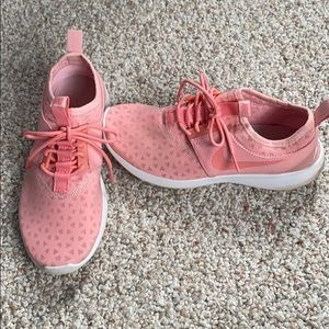Nike Juvenate sneaker in bright melon, sz 6.5